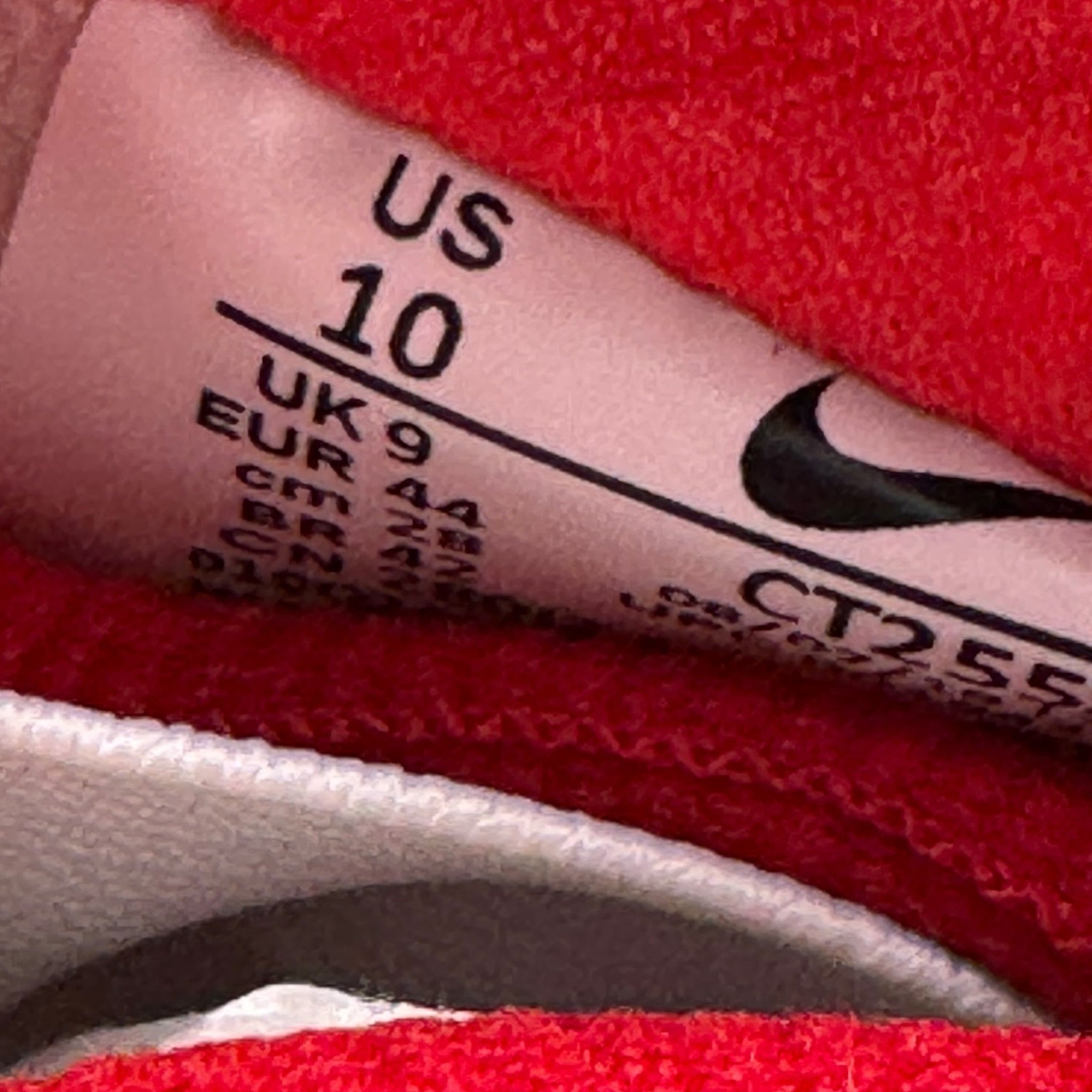 Dunk SB Strange Love DS (44EU)