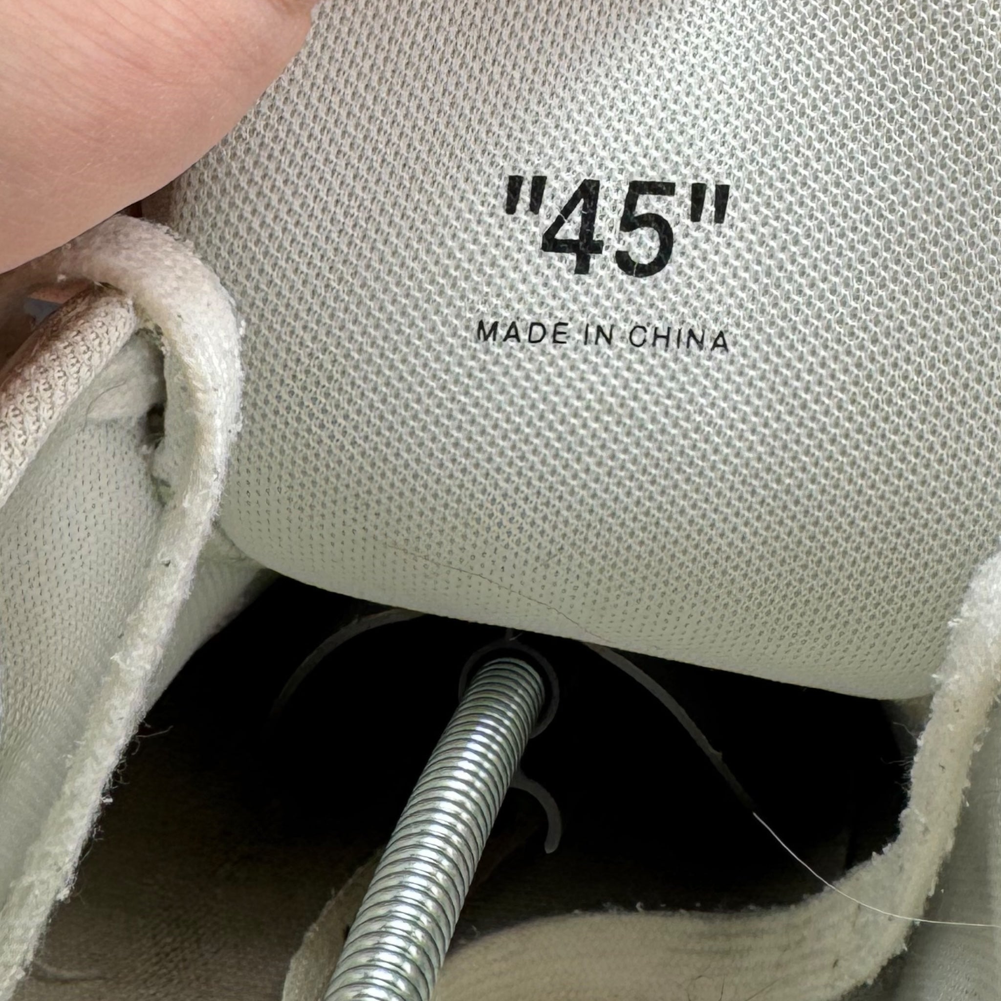 Off-White Out Off Office (45EU)