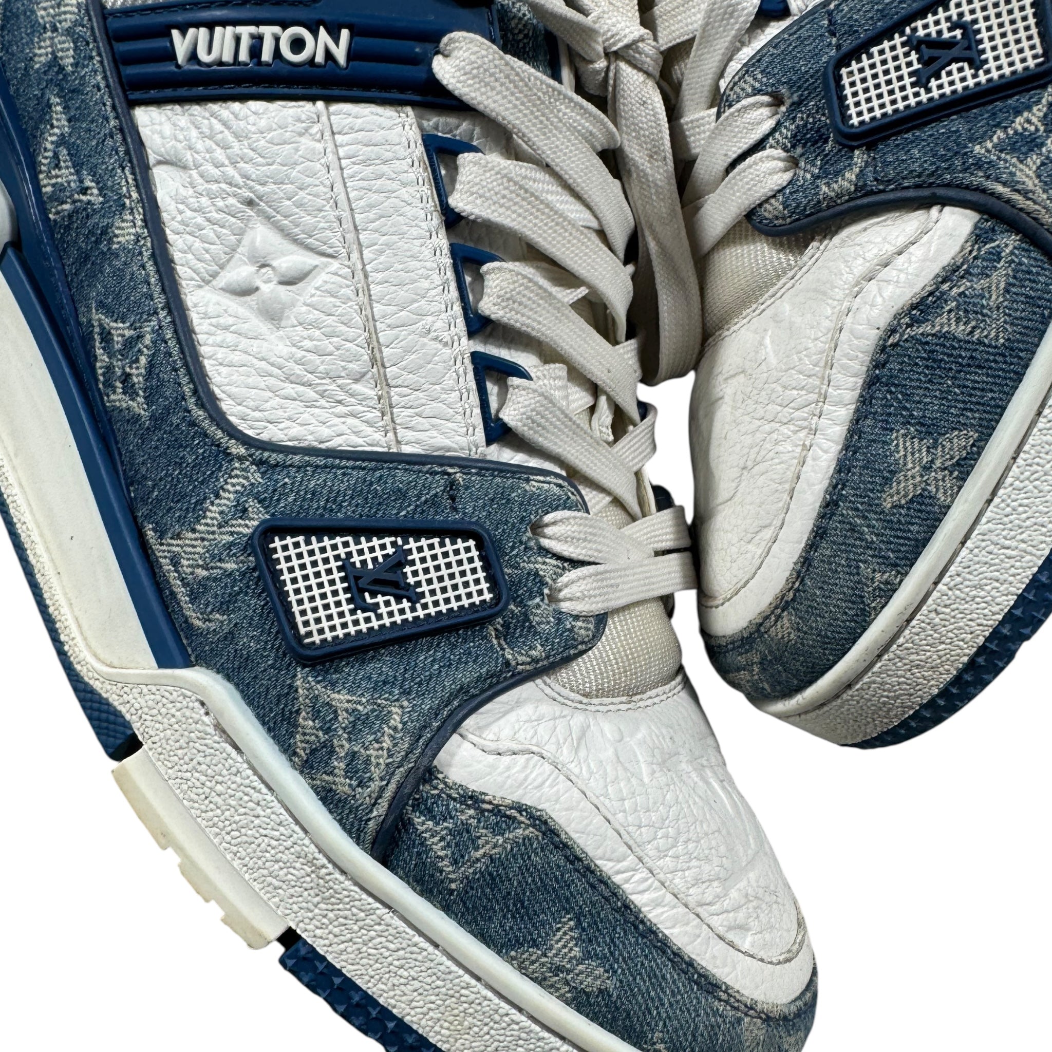 Louis Vuitton Trainer (7.5) (second part of the regulations)