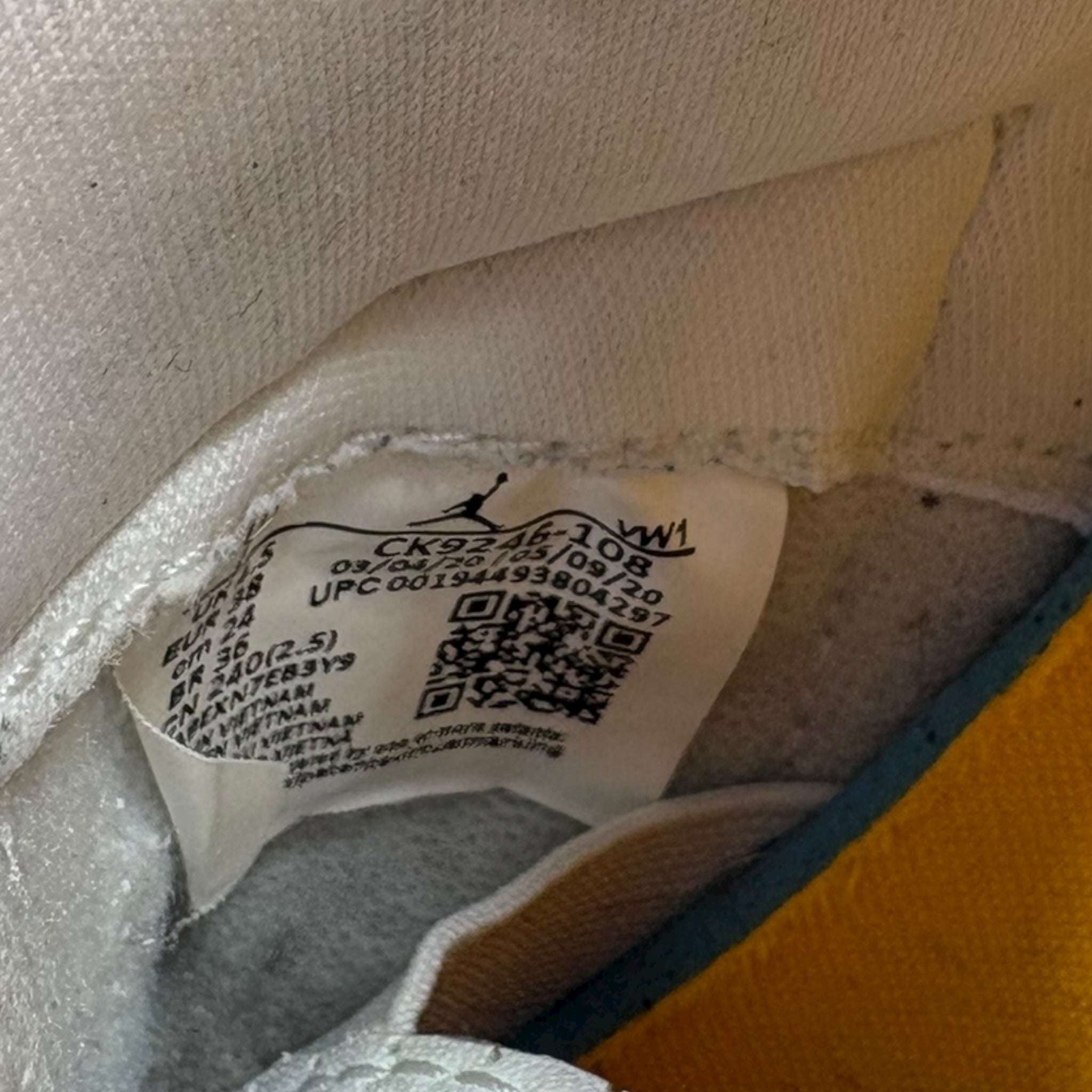 Jordan 3 (38EU)